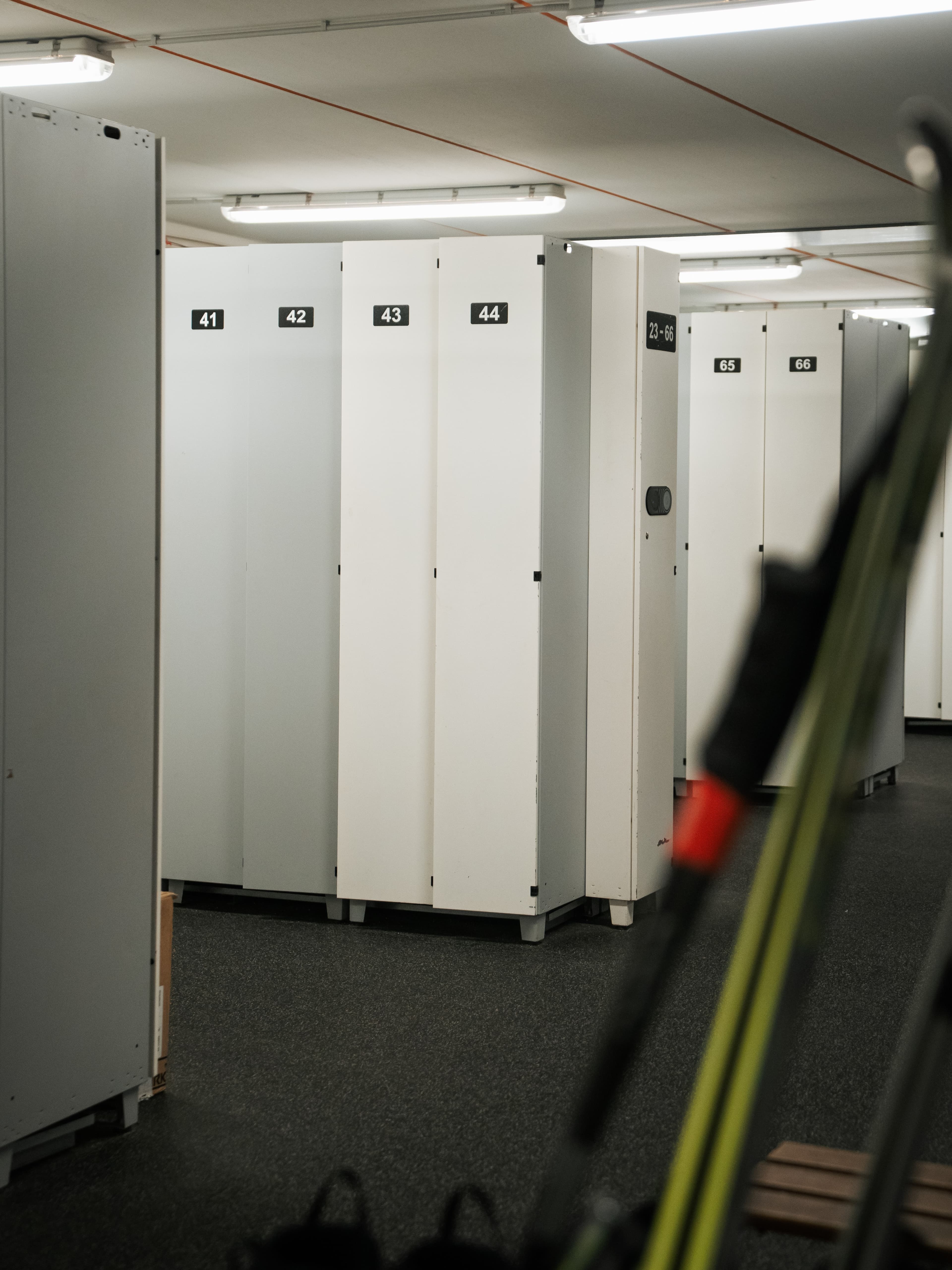 Ski depot lockers